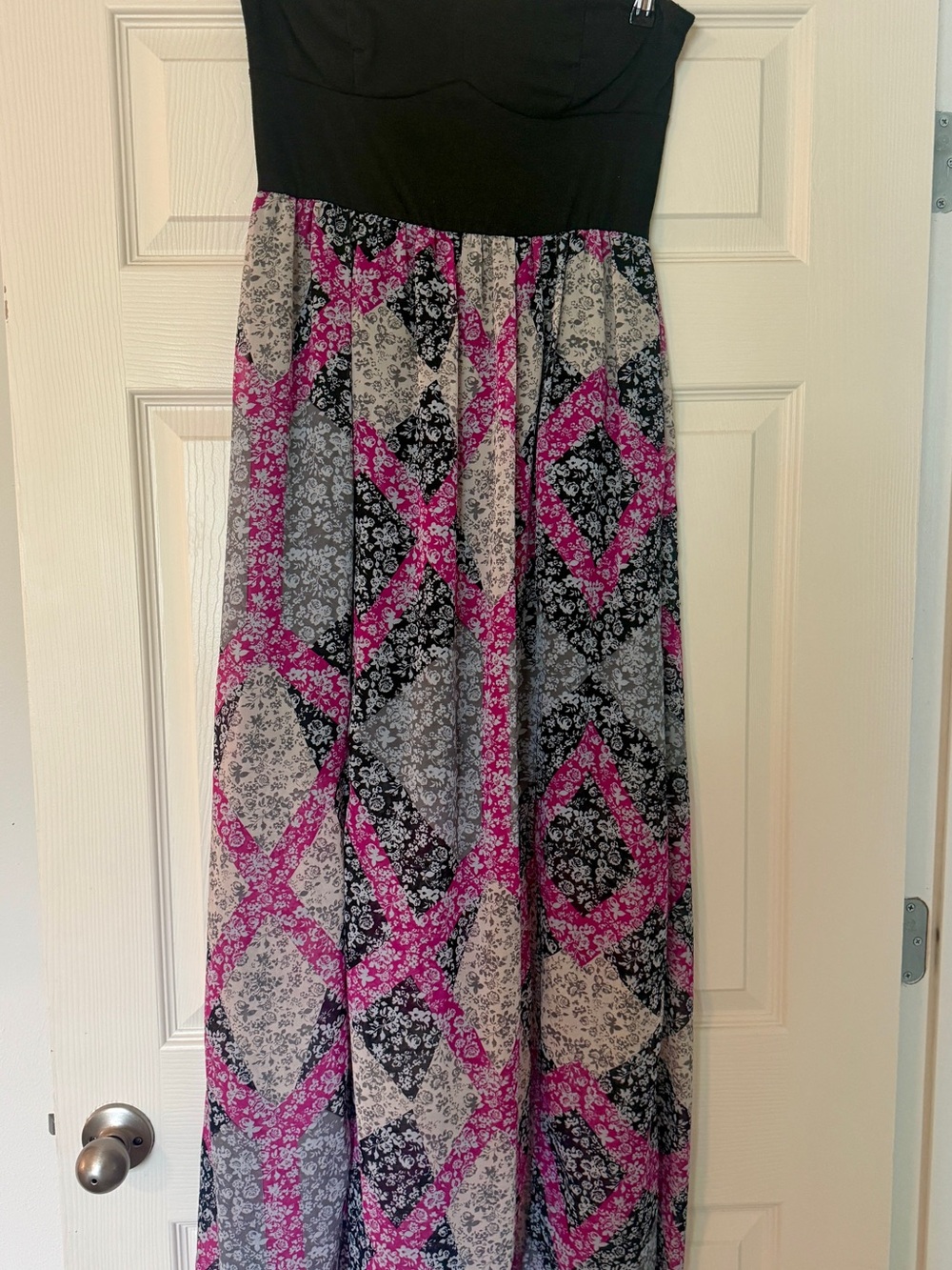 Xhilaration Black, Pink & Cream Patterned Maxi Skirt